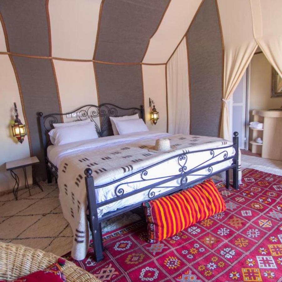 Отель Sahara Tours Luxury Camp Мерзуга Экстерьер фото