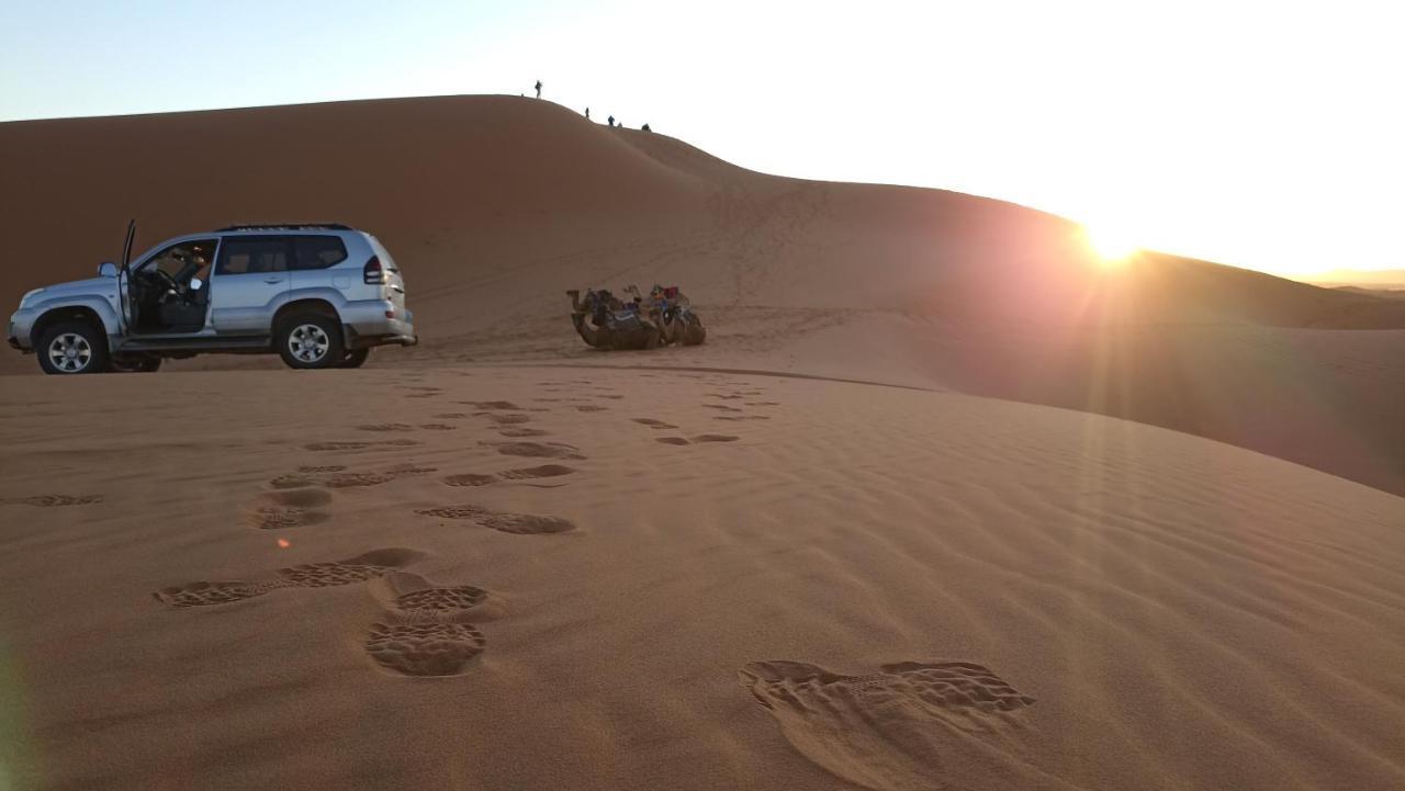 Отель Sahara Tours Luxury Camp Мерзуга Экстерьер фото