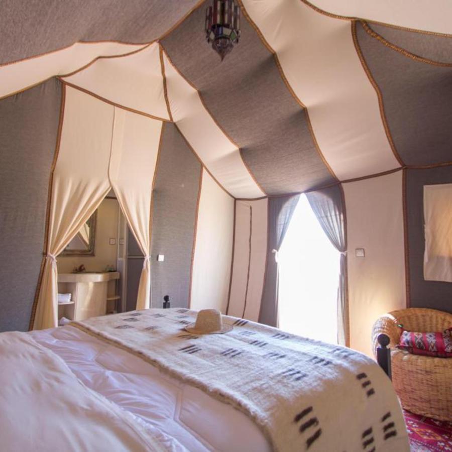 Отель Sahara Tours Luxury Camp Мерзуга Экстерьер фото