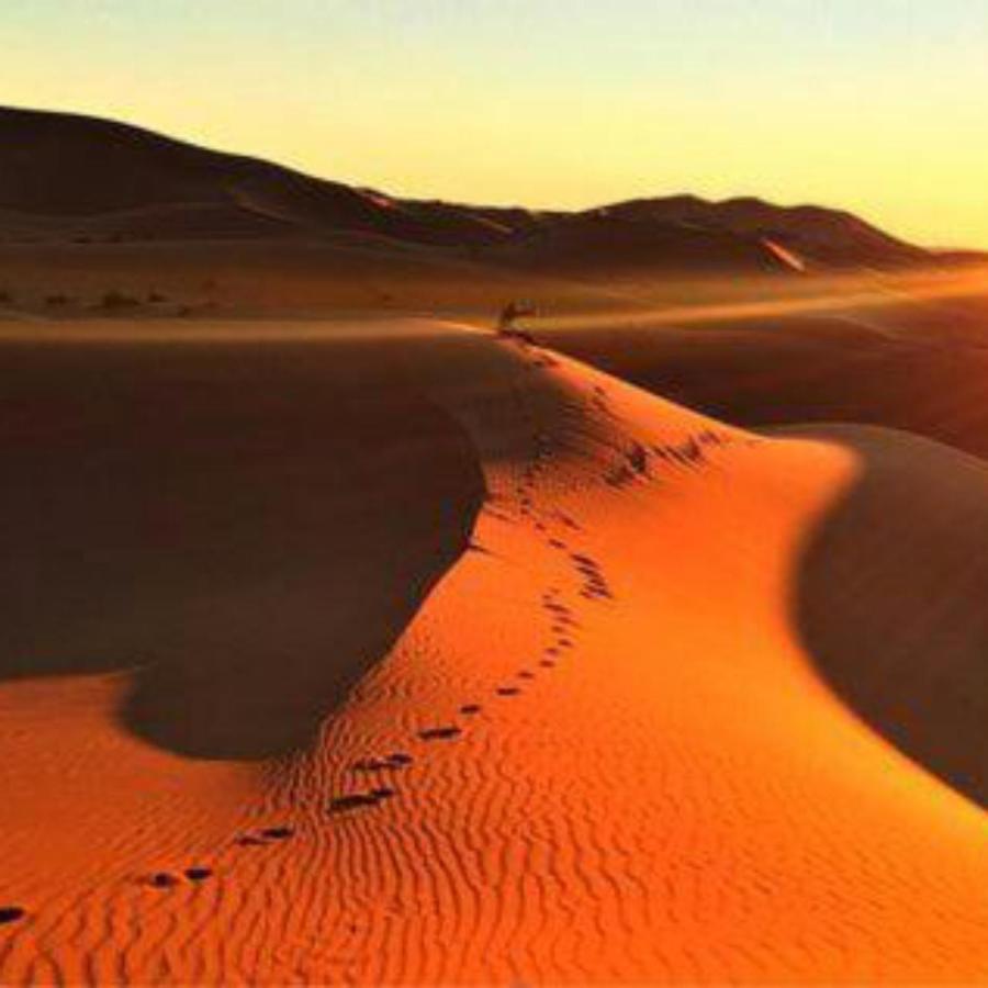 Отель Sahara Tours Luxury Camp Мерзуга Экстерьер фото