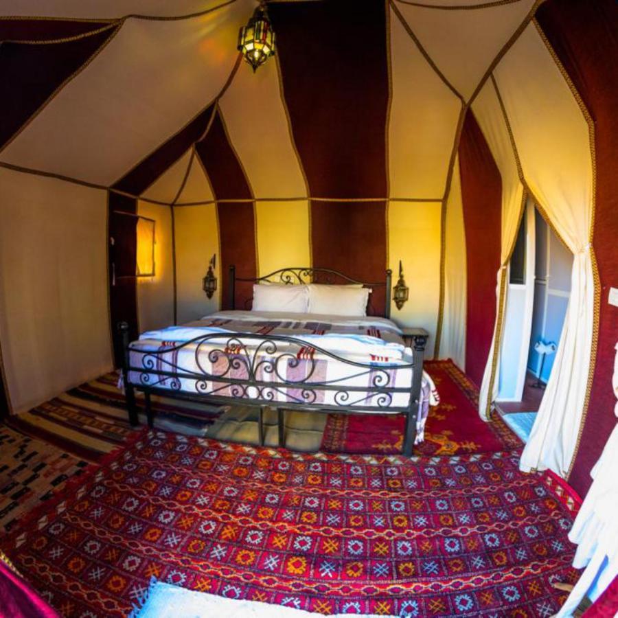 Отель Sahara Tours Luxury Camp Мерзуга Экстерьер фото