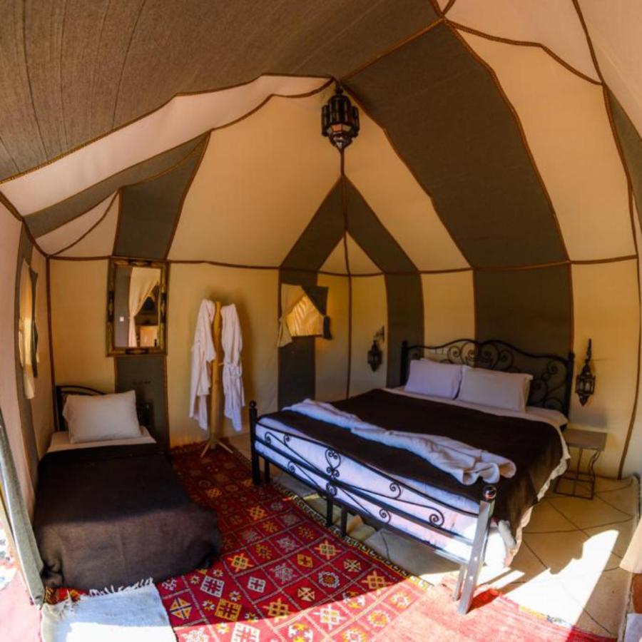 Отель Sahara Tours Luxury Camp Мерзуга Экстерьер фото
