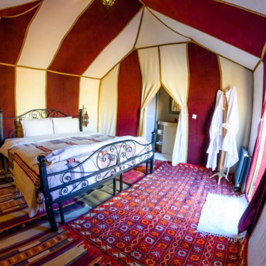 Отель Sahara Tours Luxury Camp Мерзуга Экстерьер фото
