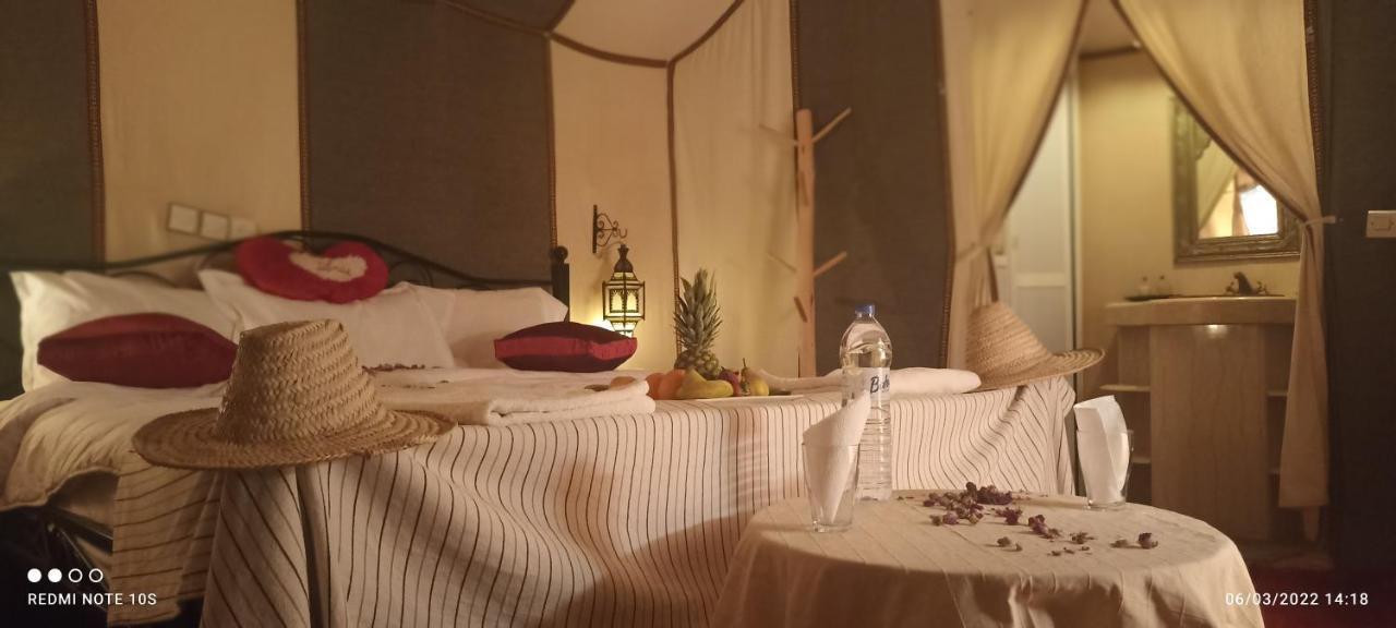 Отель Sahara Tours Luxury Camp Мерзуга Экстерьер фото