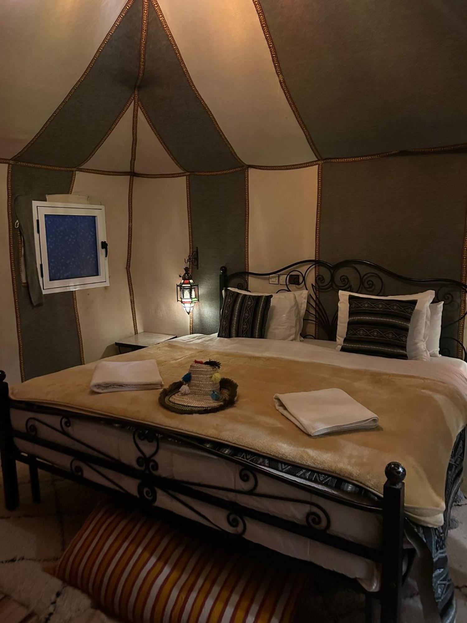 Отель Sahara Tours Luxury Camp Мерзуга Экстерьер фото