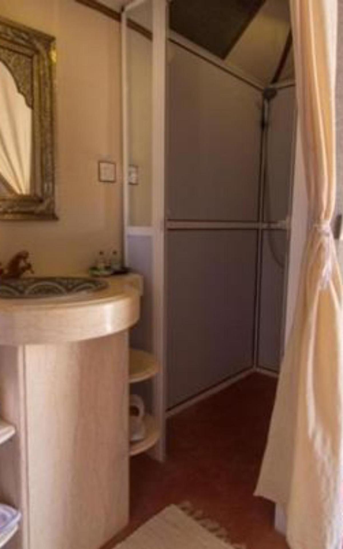 Отель Sahara Tours Luxury Camp Мерзуга Экстерьер фото
