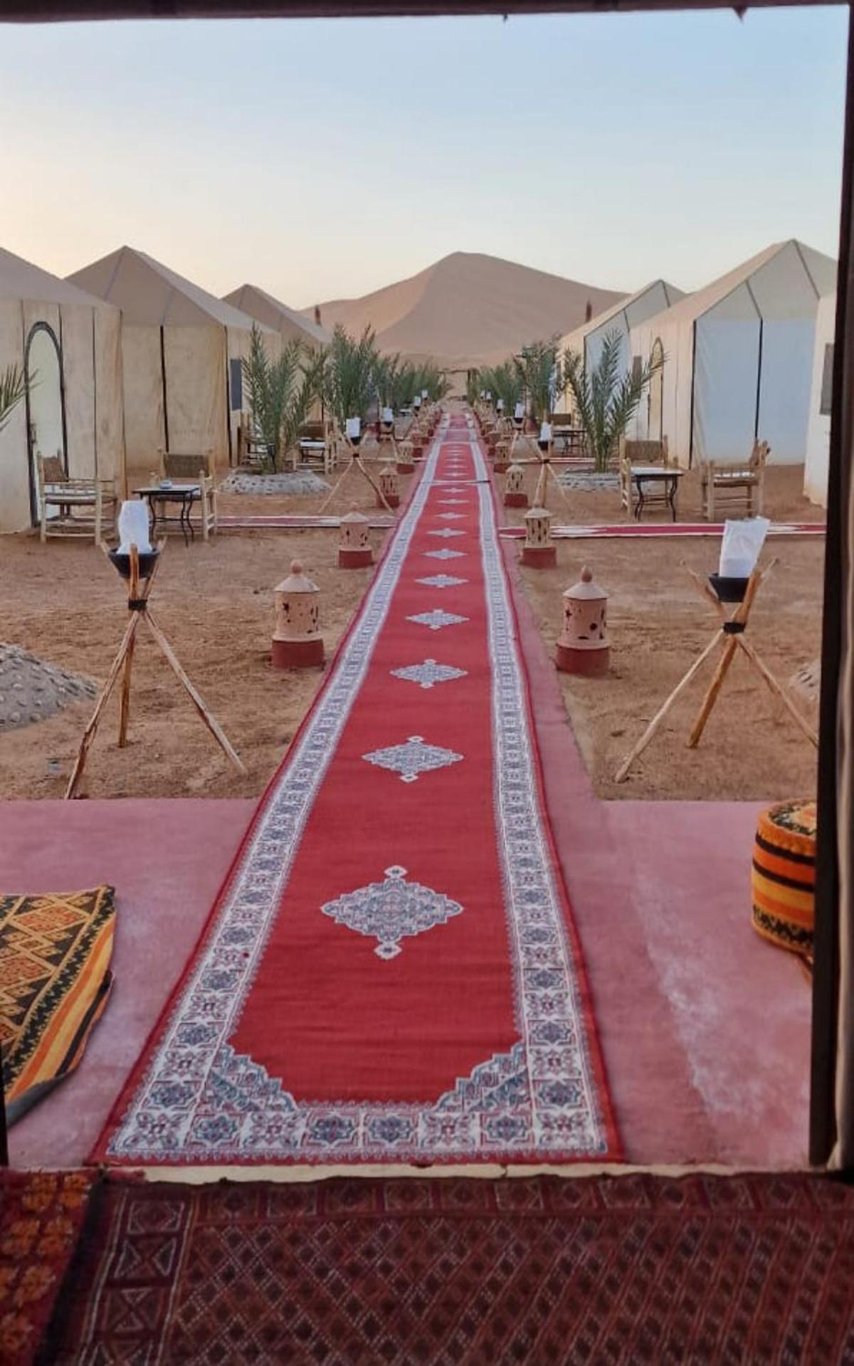 Отель Sahara Tours Luxury Camp Мерзуга Экстерьер фото