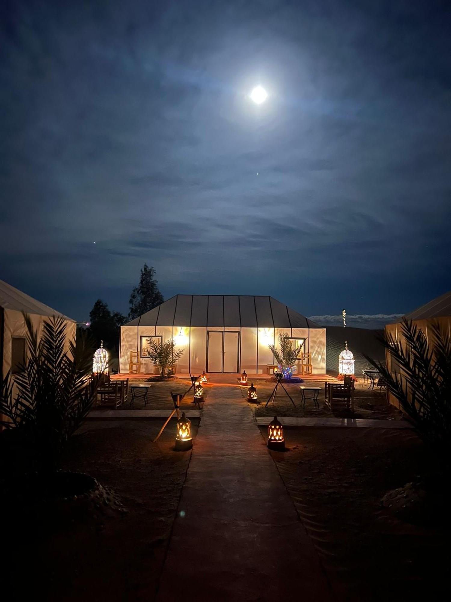 Отель Sahara Tours Luxury Camp Мерзуга Экстерьер фото