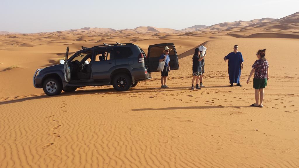 Отель Sahara Tours Luxury Camp Мерзуга Экстерьер фото