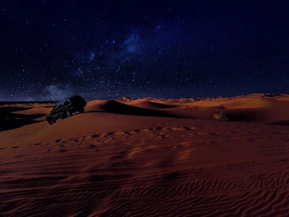 Отель Sahara Tours Luxury Camp Мерзуга Экстерьер фото